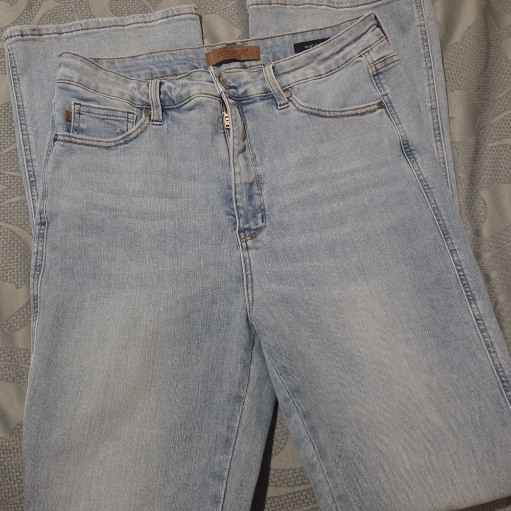 Judy Blue Light Wash Straight Bootcut Leg Jeans